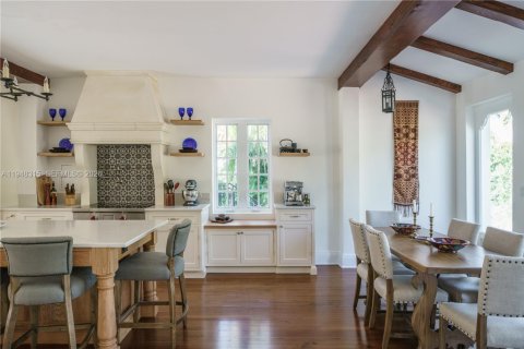 Villa ou maison à vendre à Coral Gables, Floride: 4 chambres, 344.2 m2 № 2005001 - photo 4