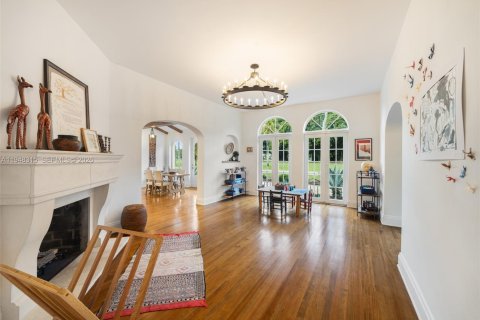 Villa ou maison à vendre à Coral Gables, Floride: 4 chambres, 344.2 m2 № 2005001 - photo 7