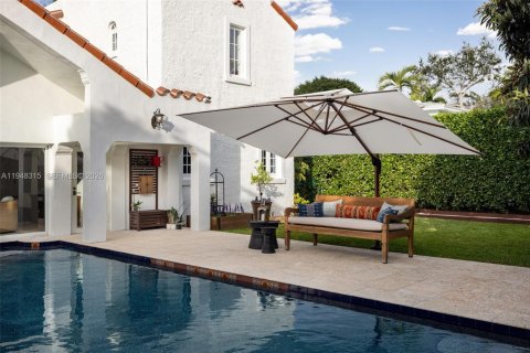 Villa ou maison à vendre à Coral Gables, Floride: 4 chambres, 344.2 m2 № 2005001 - photo 15
