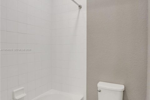 Adosado en alquiler en Lake Worth, Florida, 3 dormitorios, 177.26 m2 № 2017891 - foto 28