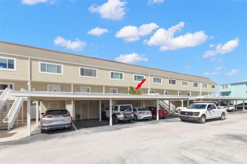 Condo in Dunedin, Florida, 2 bedrooms  № 2352232