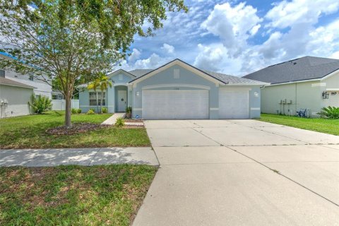 Villa ou maison à vendre à Riverview, Floride: 4 chambres, 178.56 m2 № 1800000 - photo 1