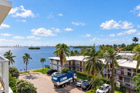 Copropriété à louer à Miami, Floride: 2 chambres, 119.29 m2 № 2387853 - photo 8