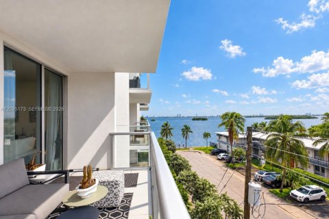 Copropriété à louer à Miami, Floride: 2 chambres, 119.29 m2 № 2387853 - photo 7