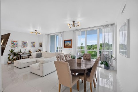 Copropriété à louer à Miami, Floride: 2 chambres, 119.29 m2 № 2387853 - photo 2