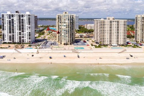 Condominio en venta en Daytona Beach, Florida, 2 dormitorios, 108.79 m2 № 1918682 - foto 1