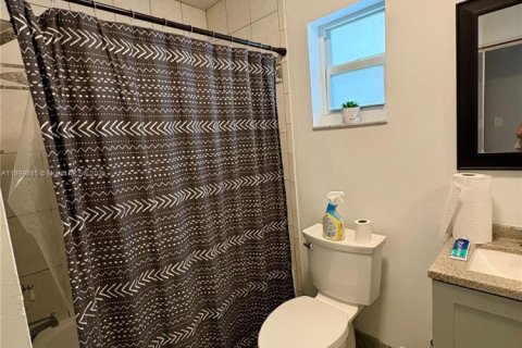 House in Davie, Florida 3 bedrooms, 126.35 sq.m. № 1955055 - photo 10