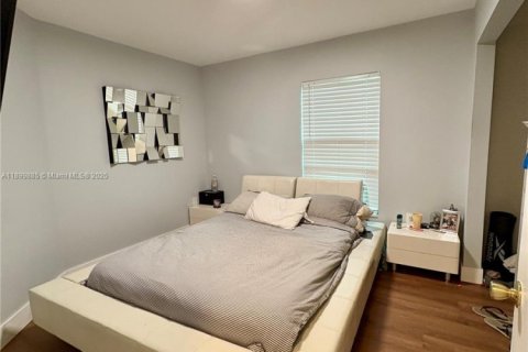 House in Davie, Florida 3 bedrooms, 126.35 sq.m. № 1955055 - photo 4