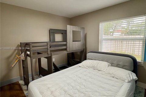 House in Davie, Florida 3 bedrooms, 126.35 sq.m. № 1955055 - photo 7