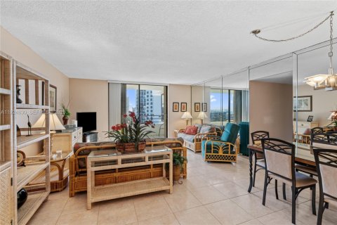 Copropriété à vendre à Hallandale Beach, Floride: 2 chambres, 130.06 m2 № 2061548 - photo 29