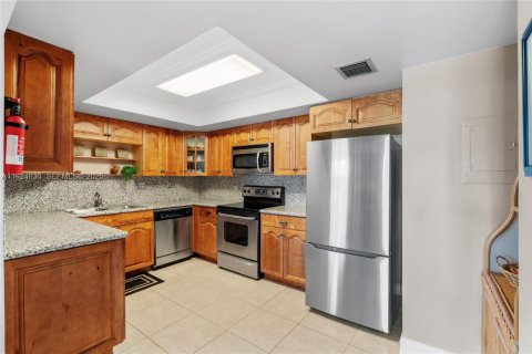 Copropriété à vendre à Hallandale Beach, Floride: 2 chambres, 130.06 m2 № 2061548 - photo 9