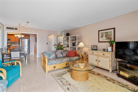 Copropriété à vendre à Hallandale Beach, Floride: 2 chambres, 130.06 m2 № 2061548 - photo 25