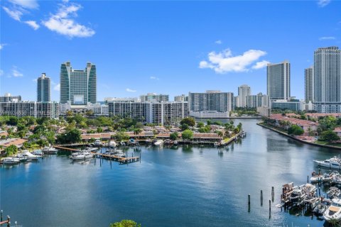 Condo à Hallandale Beach, Floride, 2 chambres  № 2061548