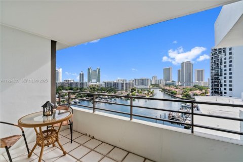 Copropriété à vendre à Hallandale Beach, Floride: 2 chambres, 130.06 m2 № 2061548 - photo 4