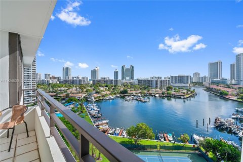 Copropriété à vendre à Hallandale Beach, Floride: 2 chambres, 130.06 m2 № 2061548 - photo 7