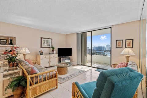 Copropriété à vendre à Hallandale Beach, Floride: 2 chambres, 130.06 m2 № 2061548 - photo 30