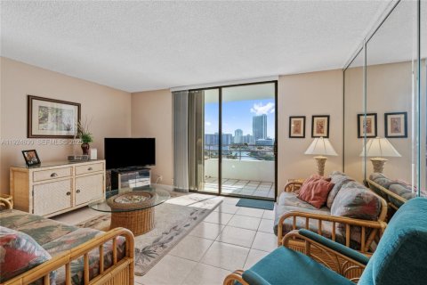 Copropriété à vendre à Hallandale Beach, Floride: 2 chambres, 130.06 m2 № 2061548 - photo 26
