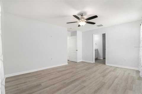 Villa ou maison à louer à Riverview, Floride: 4 chambres, 188.22 m2 № 1902368 - photo 16