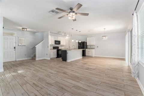 Villa ou maison à louer à Riverview, Floride: 4 chambres, 188.22 m2 № 1902368 - photo 5