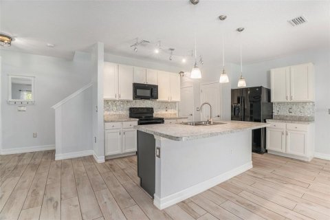 Villa ou maison à louer à Riverview, Floride: 4 chambres, 188.22 m2 № 1902368 - photo 9