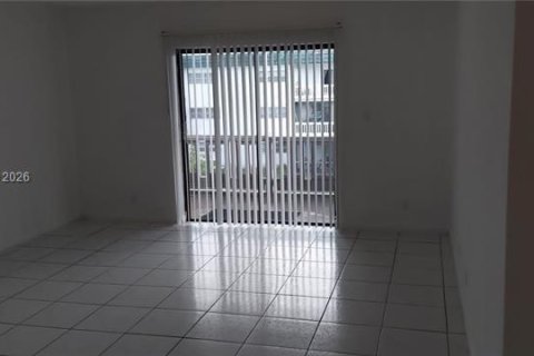 Condo in Sunrise, Florida, 2 bedrooms  № 2043076