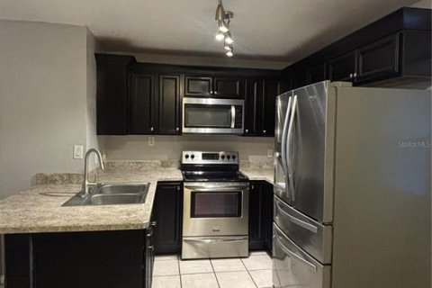 Adosado en alquiler en Brandon, Florida, 2 dormitorios, 96.62 m2 № 1915071 - foto 4