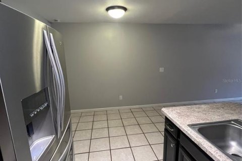 Adosado en alquiler en Brandon, Florida, 2 dormitorios, 96.62 m2 № 1915071 - foto 6