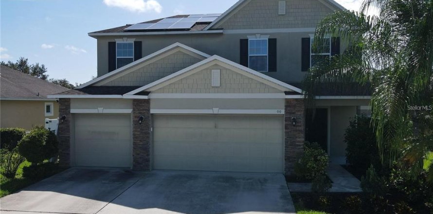 House in Kissimmee, Florida 4 bedrooms, 249.35 sq.m. № 1721240