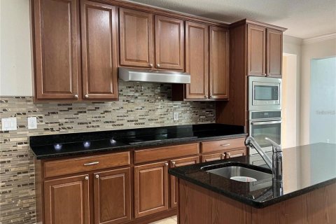 House in Kissimmee, Florida 4 bedrooms, 249.35 sq.m. № 1721240 - photo 12