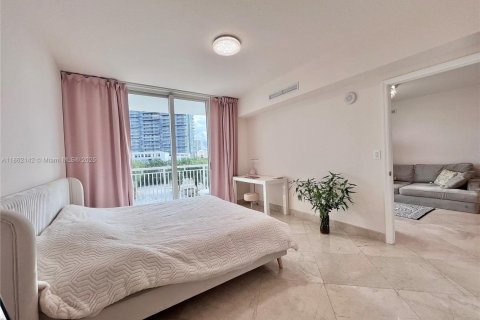 Condominio en venta en Hallandale Beach, Florida, 2 dormitorios, 100.43 m2 № 1891351 - foto 14