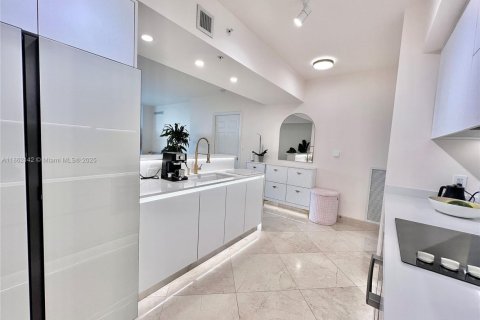 Condominio en venta en Hallandale Beach, Florida, 2 dormitorios, 100.43 m2 № 1891351 - foto 6