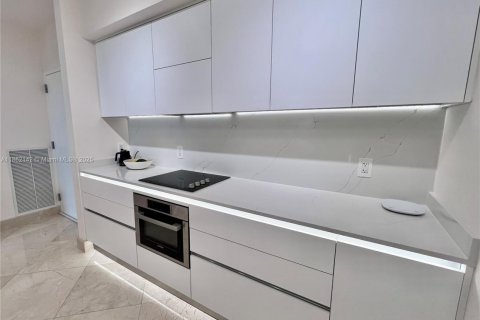 Condominio en venta en Hallandale Beach, Florida, 2 dormitorios, 100.43 m2 № 1891351 - foto 7