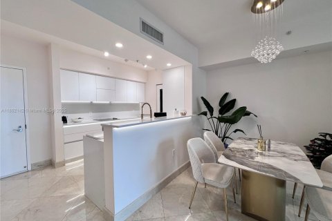 Condominio en venta en Hallandale Beach, Florida, 2 dormitorios, 100.43 m2 № 1891351 - foto 2
