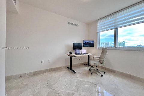 Condominio en venta en Hallandale Beach, Florida, 2 dormitorios, 100.43 m2 № 1891351 - foto 22