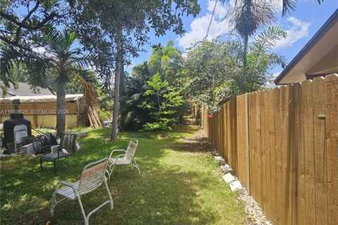 House in Homestead, Florida 4 bedrooms, 191.66 sq.m. № 2051052 - photo 25