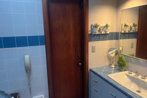 Купить виллу или дом в Хомстед, Флорида 4 спальни, 191.66м2, № 2051052 - фото 8