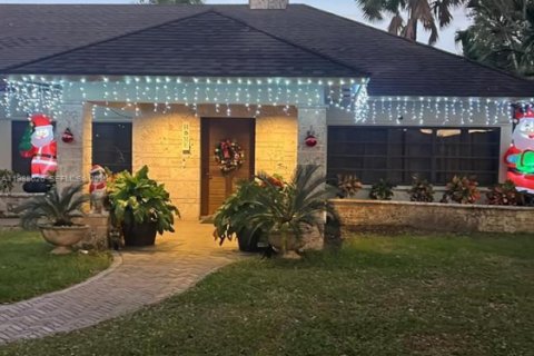 Купить виллу или дом в Хомстед, Флорида 4 спальни, 191.66м2, № 2051052 - фото 3