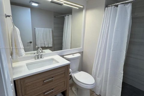 Condo in Pembroke Pines, Florida, 2 bedrooms  № 1812245 - photo 15