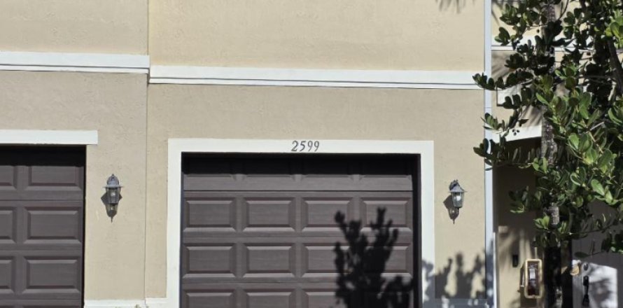 Condominio en Miramar, Florida, 2 dormitorios № 2146684
