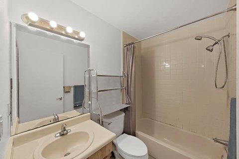 Condo in Tampa, Florida, 2 bedrooms  № 1812603 - photo 18