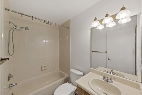 Condo in Tampa, Florida, 2 bedrooms  № 1812603 - photo 23