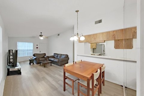 Condo in Tampa, Florida, 2 bedrooms  № 1812603 - photo 13