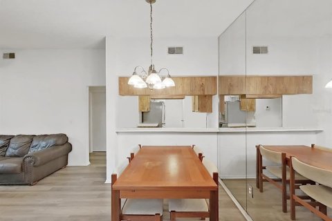 Condo in Tampa, Florida, 2 bedrooms  № 1812603 - photo 12