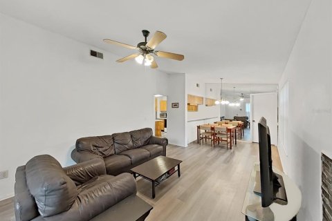Condo in Tampa, Florida, 2 bedrooms  № 1812603 - photo 9