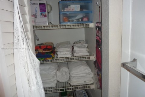 Condominio en venta en Sunrise, Florida, 1 dormitorio, 79.9 m2 № 1936787 - foto 20