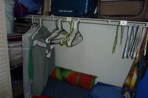 Condominio en venta en Sunrise, Florida, 1 dormitorio, 79.9 m2 № 1936787 - foto 15