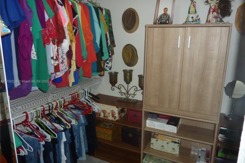 Condominio en venta en Sunrise, Florida, 1 dormitorio, 79.9 m2 № 1936787 - foto 13