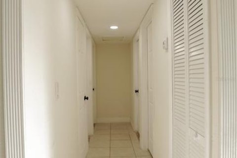 House in Tampa, Florida 4 bedrooms, 125.42 sq.m. № 1831256 - photo 20