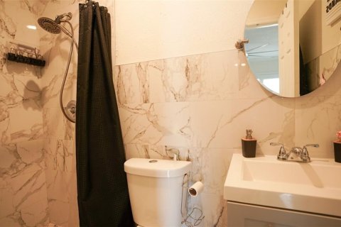 House in Tampa, Florida 4 bedrooms, 125.42 sq.m. № 1831256 - photo 30