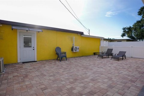 House in Tampa, Florida 4 bedrooms, 125.42 sq.m. № 1831256 - photo 13